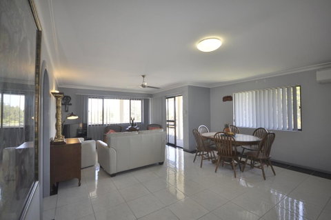 Seaclusion On Toorbul - Accommodation Newcastle 3