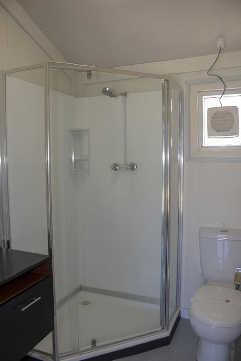 Seaspray Beach Holiday Park - Accommodation Newcastle 3