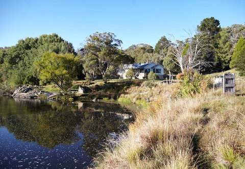 Second Flat Retreat - Accommodation Newcastle 0