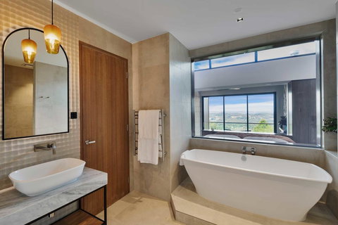 Sequoia Lodge - Accommodation Newcastle 0