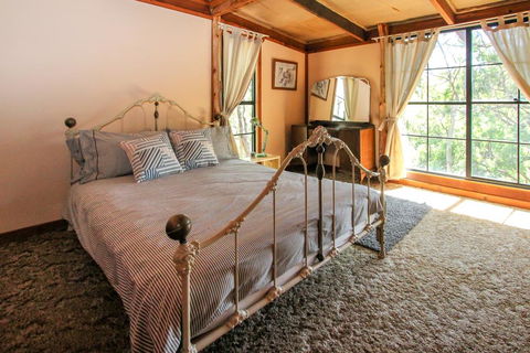 Shady Creek Eco Cabin, Peaceful Country Getaway - Accommodation Newcastle 0