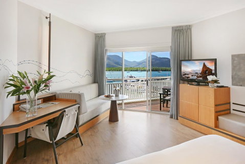 Shangri-La Hotel, The Marina, Cairns - Accommodation Newcastle 1