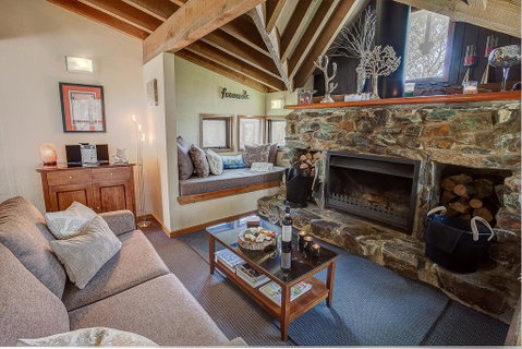 Sharpys Chalet - Accommodation Newcastle 1