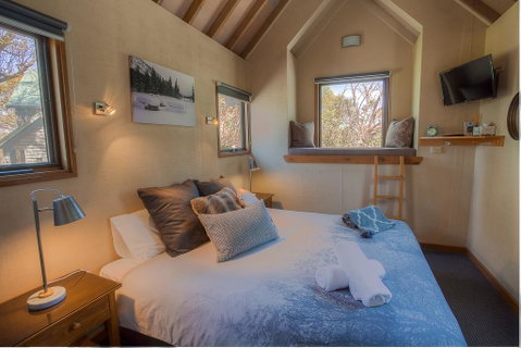 Sharpys Chalet - Accommodation Newcastle 0