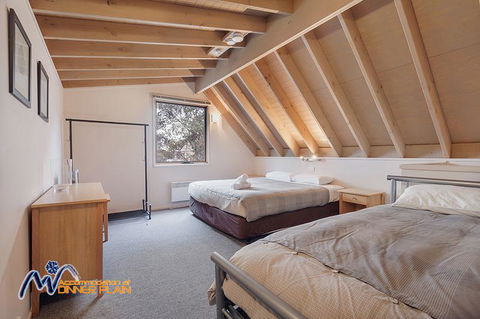 Shiraz - Accommodation Newcastle 2