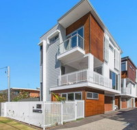 Silica Sands Beach House - Accommodation Newcastle