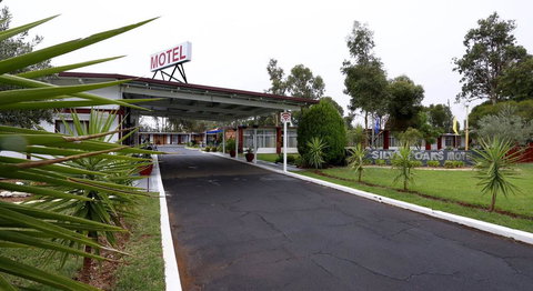 Silver Oaks Motel - Accommodation Newcastle 0