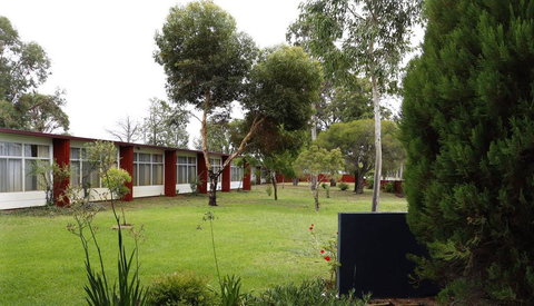 Silver Oaks Motel - Accommodation Newcastle 3