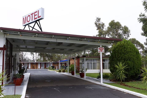 Silver Oaks Motel - Accommodation Newcastle 1