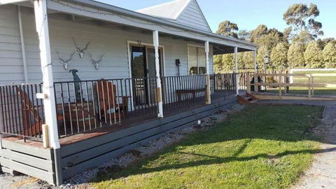 Silverbirch Cottage - Accommodation Newcastle 0