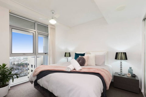 SK1 - Spotless 2BR SkyHome Long Stays Welcome - Accommodation Newcastle 2