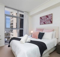 SK2 - 3BR with Pool Gym Steam Room in Story Bridge