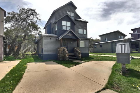 Ski Bird - Accommodation Newcastle 1