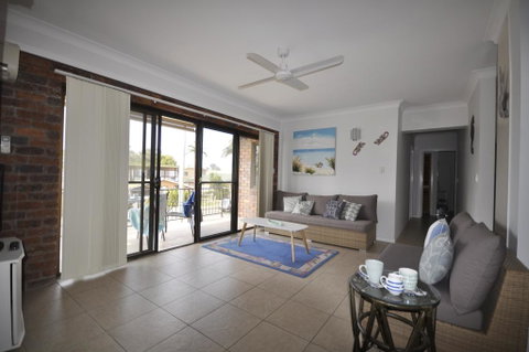 Smooth Sailing - Accommodation Newcastle 2