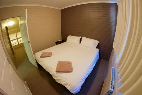 Snow Ski Apartments 15 - Accommodation Newcastle 3
