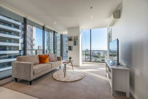Southbank 2 Bed Apartment With View Next To Crown - Accommodation Newcastle 1