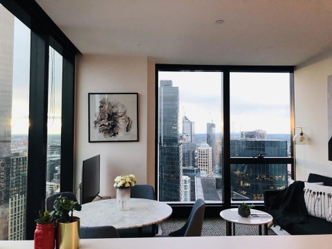 Southbank Stylish Apt With CBD View (La Maison) - Accommodation Newcastle 3