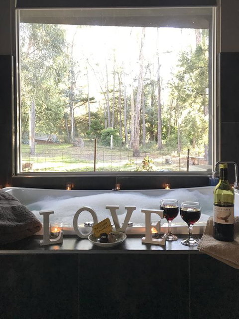 Spa Suites At RAVEN - Accommodation Newcastle 0
