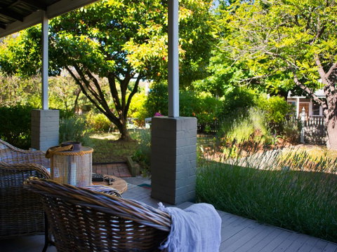 Spa Villas On Main - Accommodation Newcastle 0