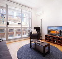 Spacious and Bright Studio in the Middle of Town - Accommodation Newcastle