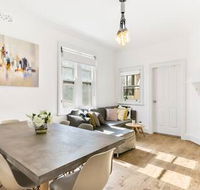 Spacious Harbour View 4bd home in Sydney CBD - Accommodation Newcastle