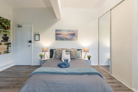 Spacious Studio 2mins To Station&Shopping Sleeps4 - Accommodation Newcastle 0