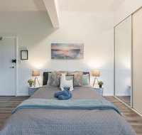Spacious Studio 2mins to StationShopping Sleeps4 B - Accommodation Newcastle
