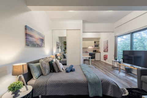 Spacious Studio 2mins To Station&Shopping Sleeps4 B - Accommodation Newcastle 3