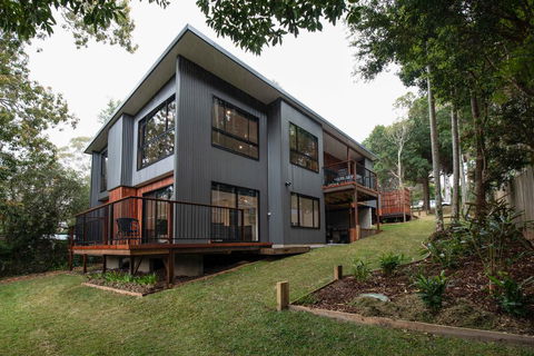 Springbrook25 Whole House - Accommodation Newcastle 0