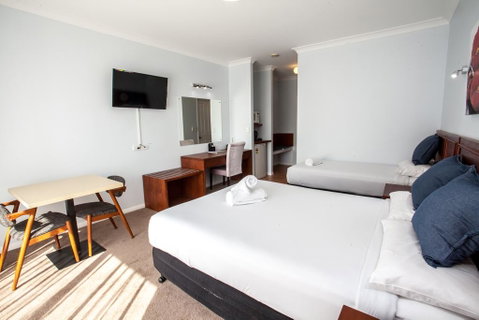 Springwood Motor Inn - Accommodation Newcastle 0