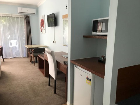 Springwood Motor Inn - Accommodation Newcastle 3