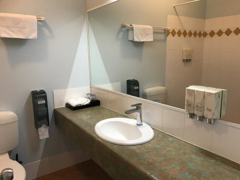 Springwood Motor Inn - Accommodation Newcastle 2