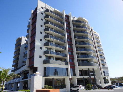 Springwood Tower Apartment Hotel - Accommodation Newcastle 0