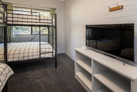 St Moritz 11 - Accommodation Newcastle 3