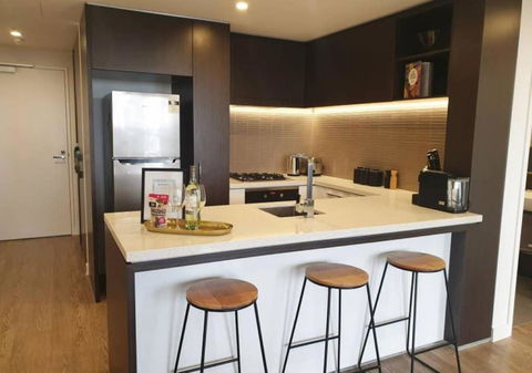 STH2 - Stunning Resort Style 1BR W Wifi Gym 4 Ppl - Accommodation Newcastle 2