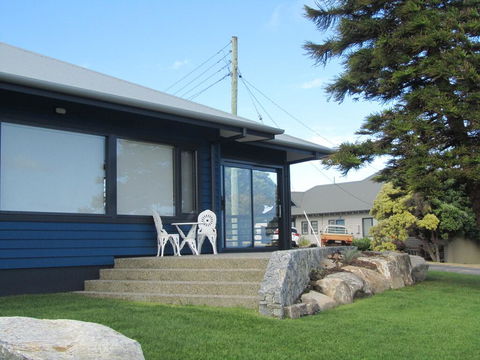 Storm Bay Cottage - Accommodation Newcastle 1