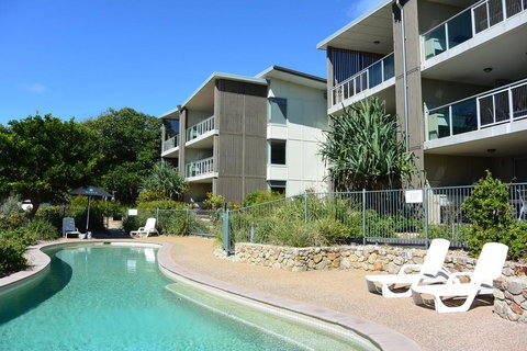 Stradbroke Island Beach Hotel - Accommodation Newcastle 2