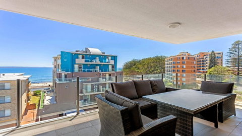 Strand Beachside 503 - Accommodation Newcastle 3