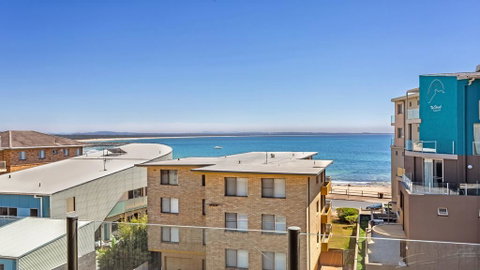 Strand Beachside 503 - Accommodation Newcastle 2