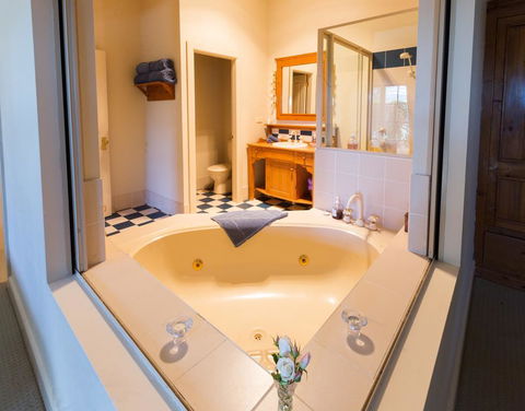Strathearn Park Lodge - Accommodation Newcastle 3