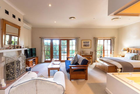 Strathearn Park Lodge - Accommodation Newcastle 0