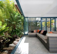Street Cafe Boutique Accommodation Nelson Bay - Accommodation Newcastle
