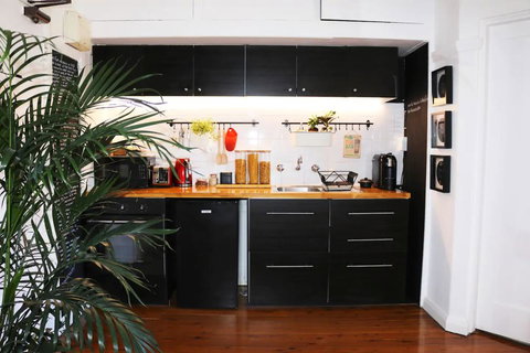 Studio Flat With Shared Rooftop Terrace - Accommodation Newcastle 1