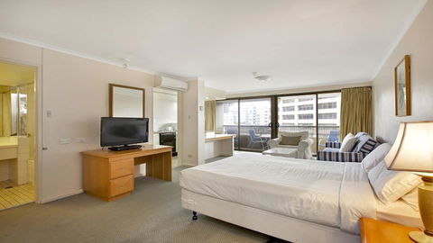 Studio With Balcony At College St - Accommodation Newcastle 2