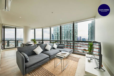 STUNNING 2 BED 2 BATH STYLISH UNIT // FREE PARKING - Accommodation Newcastle 2