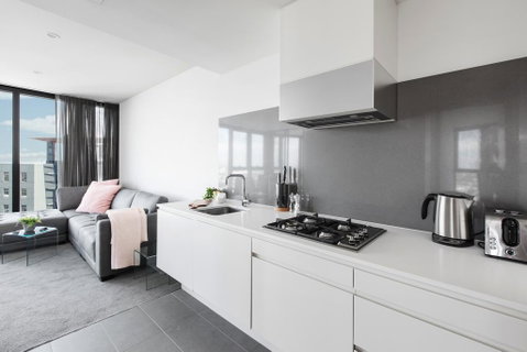 Stunning Luxury Apartment High Above The City - Accommodation Newcastle 3