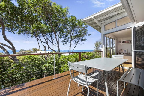 Stunning Seaviews, Sunshine Beach - Accommodation Newcastle 3