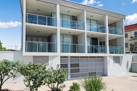Stunning Surfside Apartment - Boyd St, Woorim - Accommodation Newcastle 0