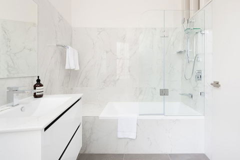 STUNNING SYDNEY HOME 10 - Accommodation Newcastle 3