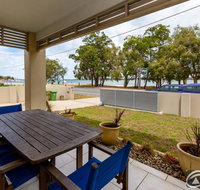 Stunning Waterfront Home with pool - Sylvan Beach Esp Bellara - Accommodation Newcastle